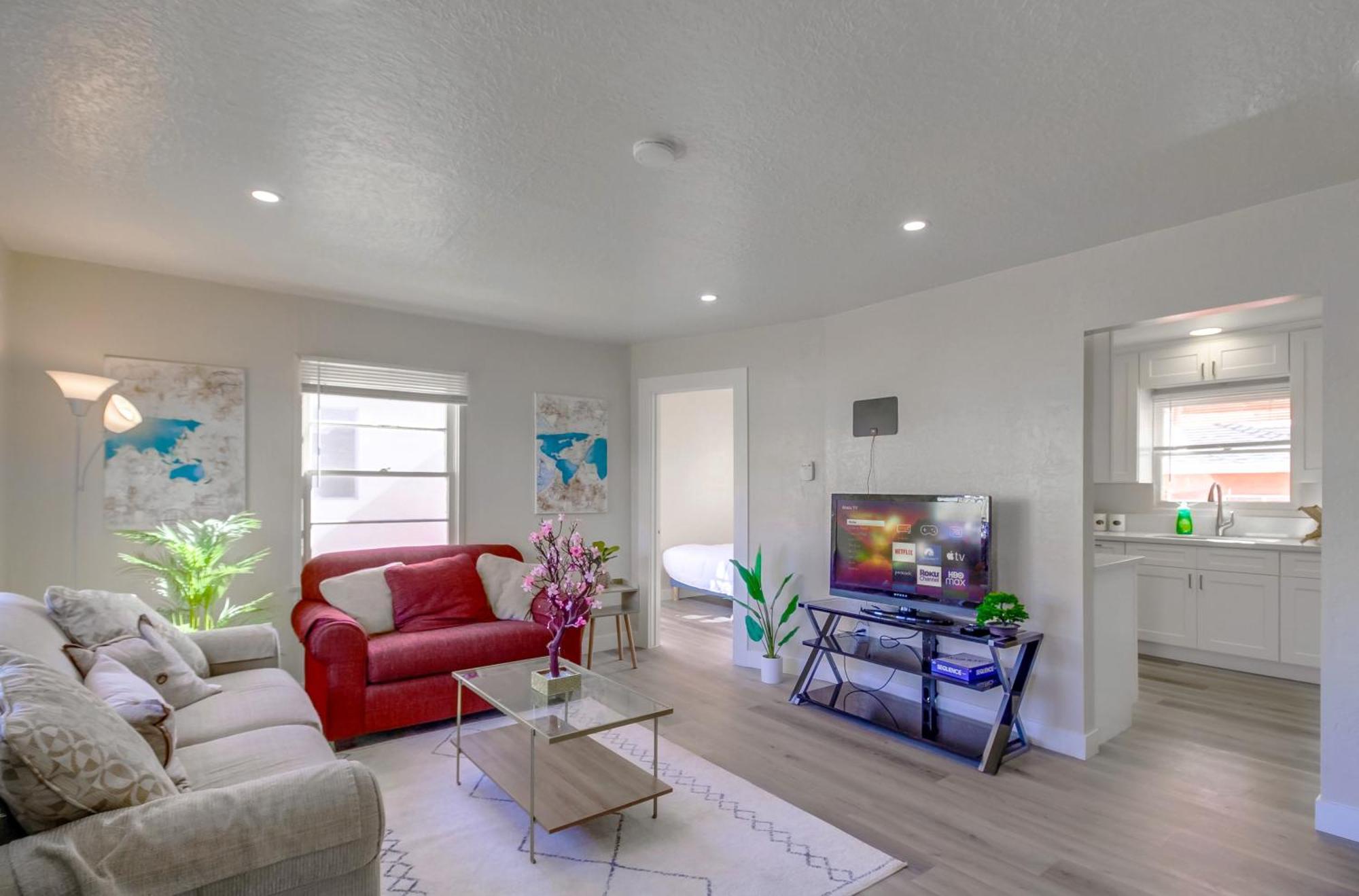 Entire Lovely 3-Bedroom Home W Yard, Parking チュラビスタ エクステリア 写真