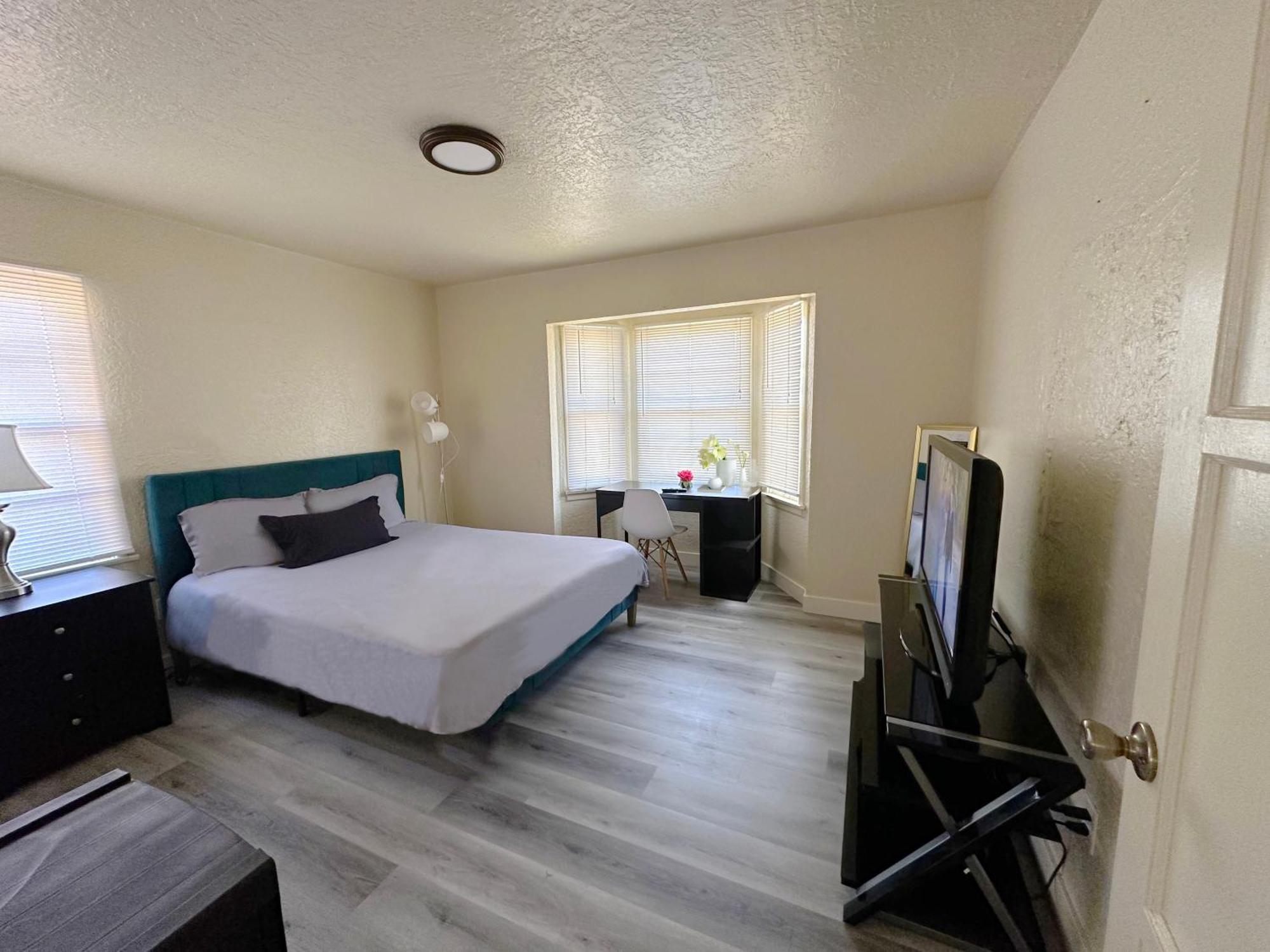 Entire Lovely 3-Bedroom Home W Yard, Parking チュラビスタ エクステリア 写真