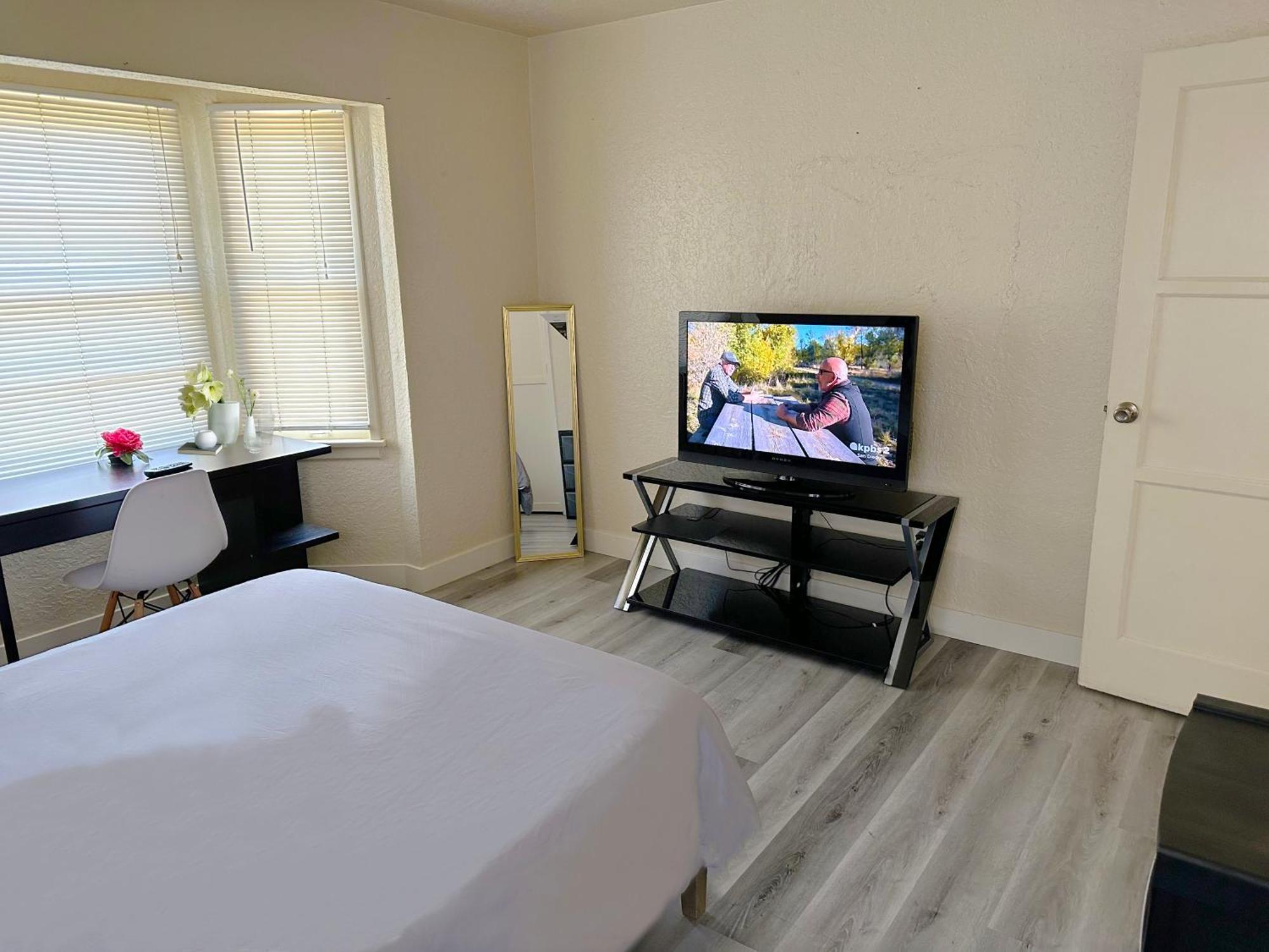Entire Lovely 3-Bedroom Home W Yard, Parking チュラビスタ エクステリア 写真